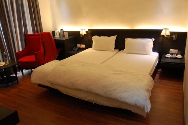 Fabhotel Ballygunge Luxury - Behind Punjab Club Колката Стая снимка