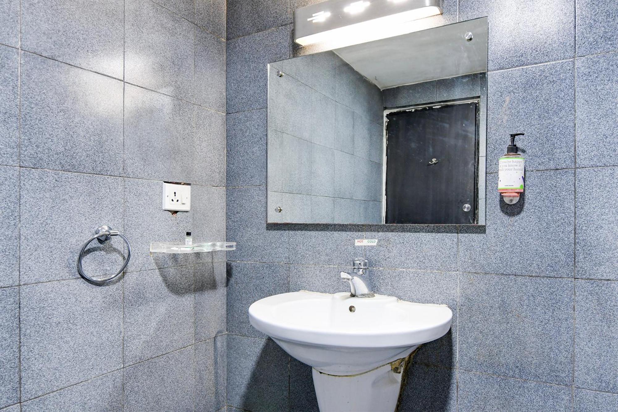 Fabhotel Ballygunge Luxury - Behind Punjab Club Колката Екстериор снимка
