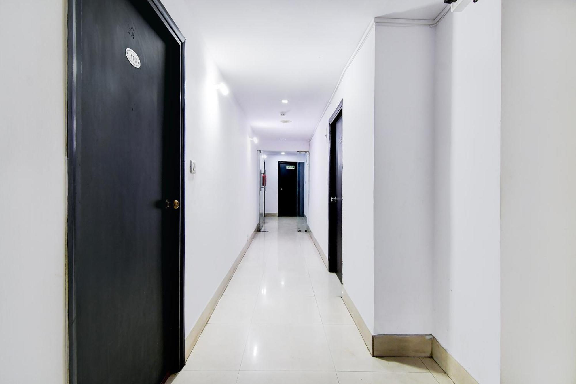 Fabhotel Ballygunge Luxury - Behind Punjab Club Колката Екстериор снимка